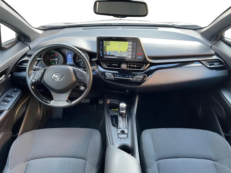 Toyota C-HR 1.8 Hybrid Energy | Navigatie| Adaptieve cruise control| Achteruitrijcamera| Climate control| All season banden|