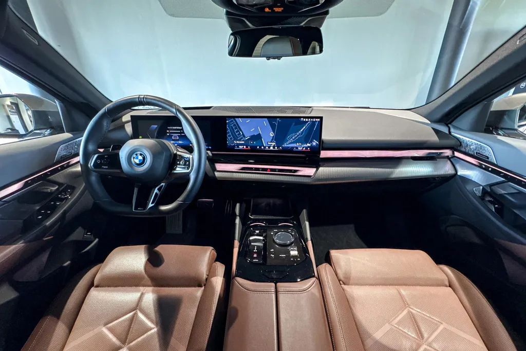 BMW 5 Serie Touring 550e xDrive