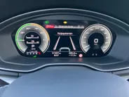 Audi Q5 Sportback 50 TFSIe 220kW/299PK S Line · Panoramadak · Camera · Apple/Android Car Play · Stoelverwarming · Drive select · Leder/stof