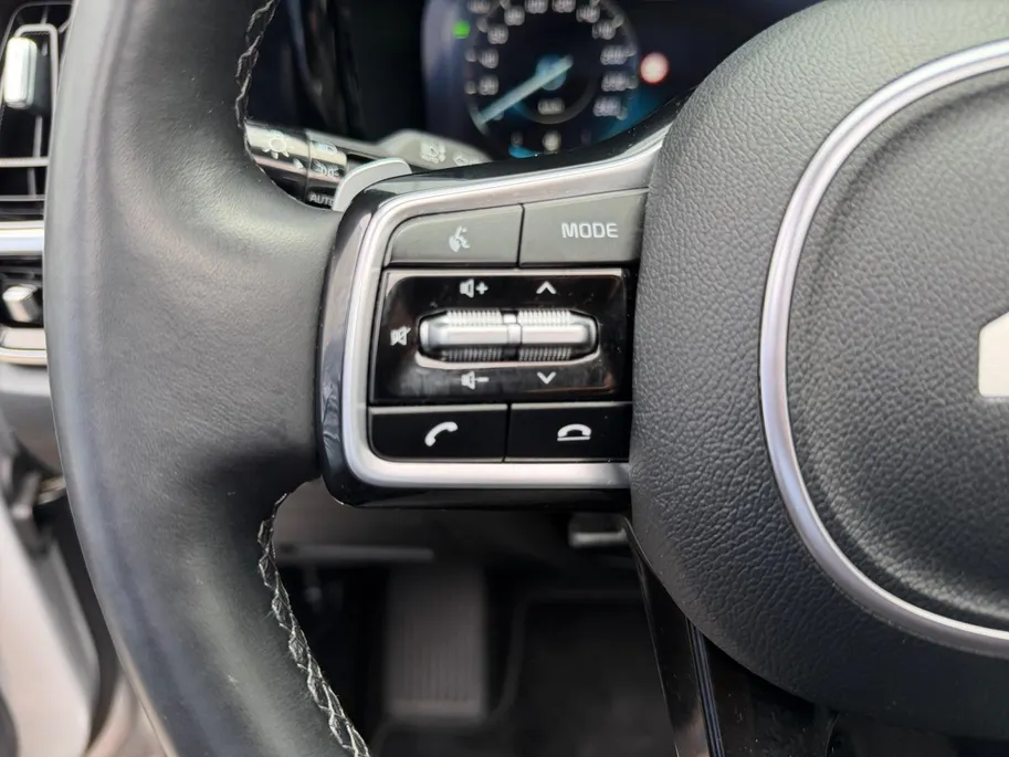 Kia Sorento 1.6 T-GDI Plug-in Hybrid 4WD ExecutiveLine 7 pers Meest luxe uitvoering | Zeer nette auto | Open dak | Lederen bekleding | 360 graden camera | Navigatie | Apple CarPlay & Android Auto |