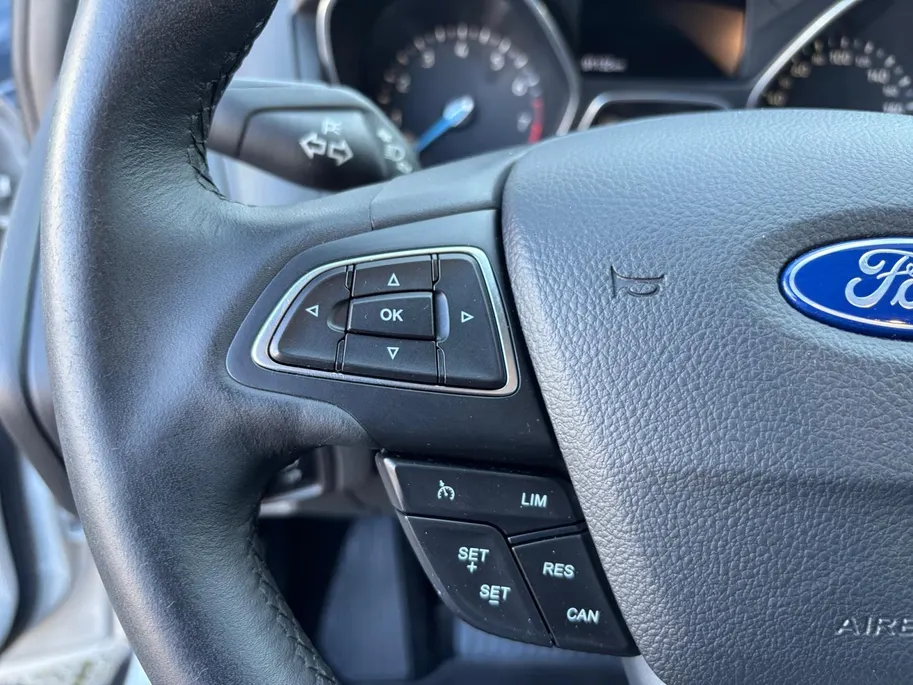 Ford Focus 1.0 Titanium | 1e eigenaar | Adaptive cruise |  Multimedia | Parkeer sensoren | Led koplampen |