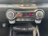 Kia Stonic 1.0 T-GDi MHEV DynamicPlusLine | TREKHAAK | CAMERA | PARKEERSENSOREN | CLIMATE | LAGE KILOMETERS |