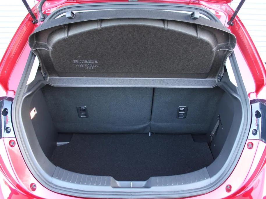 Mazda 2 1.5 Skyactiv-G Sportive | Airco | Cruise | PDC | 16' LM | Camera | 1e eigenaar | Zeer weinig km |