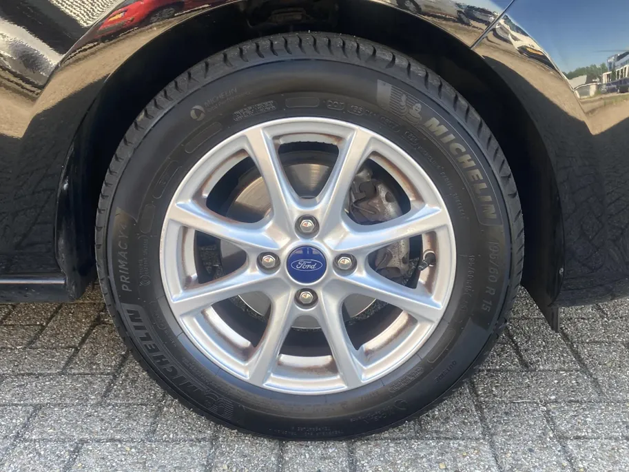 Ford Fiesta 1.0 EcoBoost 95 pk Titanium Apple Carplay/ Android Auto - Climate Control - Parkeersensoren achter