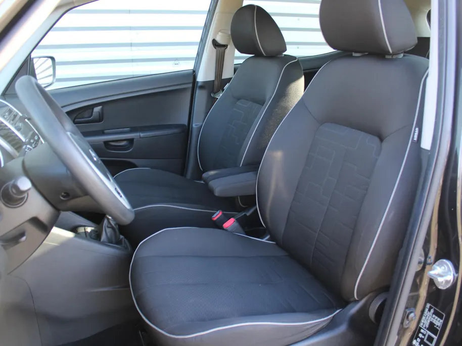 Kia Venga 1.6 CVVT 20th Anniversary | Airco | Navi | Cruise | Camera | 16' LM | All season banden | Dealeronderhouden |