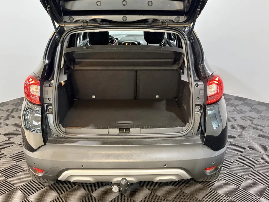 Renault Captur 90PK TCe Intens | Trekhaak | Navi | Climate Control | Bluetooth | Camera | Parkeersensoren | Cruise Control | Armsteun | Licht & Regen Sensor | Blind Spot |