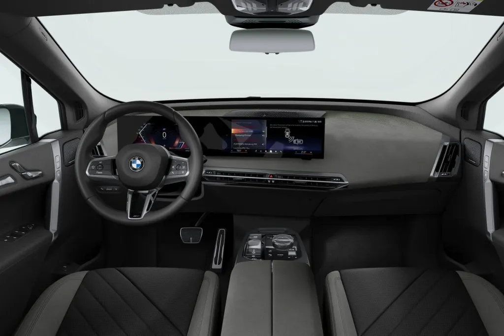 BMW iX xDrive45 101 kWh