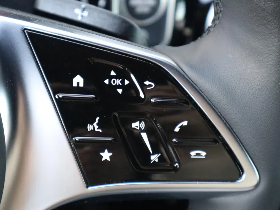 Mercedes-Benz A-Klasse 180 Star Edition Luxury Line l Keyless l Achteruitrij camera l Stoelverwarming l Memory