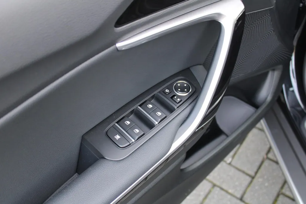 Kia XCeed 1.0 T-GDi DynamicPlusLine | Stuur-/stoelverwarming | Camera | Dodehoek detectie | Elektr. achterklep | 18' LM | Clima | Navi |