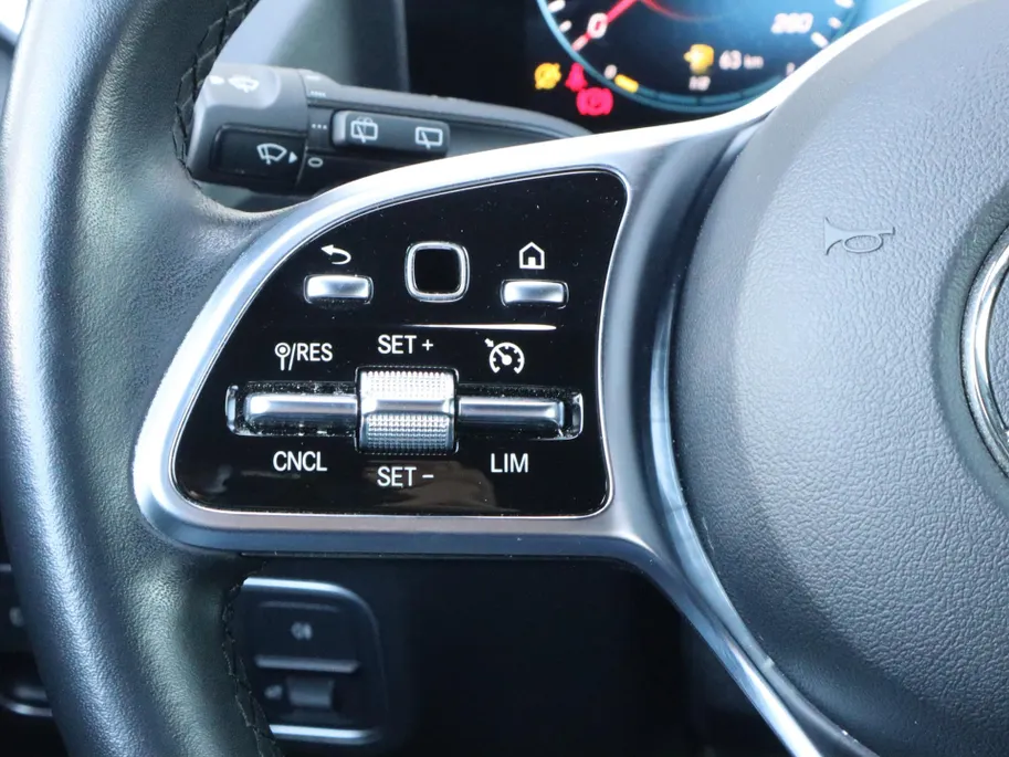Mercedes-Benz GLA 180 Luxury Line