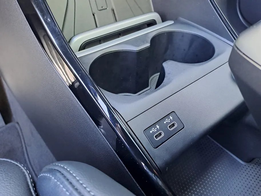 BMW 2 Serie Active Tourer 220i AUTOMAAT | Sensoren | Navigatie | Cruise | 360 Camera | Head-up display | Elektrisch verstelbare stoel | Apple Carplay/Android Auto