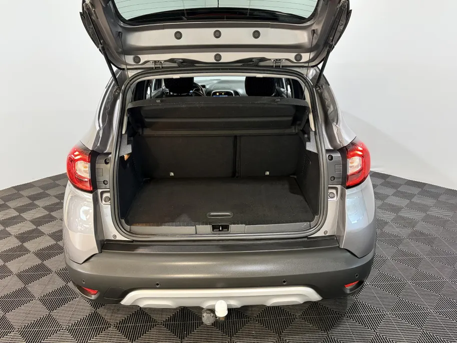 Renault Captur 120PK TCe Intens Automaat | Trekhaak | Navi | LM Velgen Hoogglans Zwart | Camera | Parkeersensoren | Full LED | Climate Control | Cruise Control | Keyless Entry | Elektrische Ramen & Spiegels | Licht & Regen Sensor |