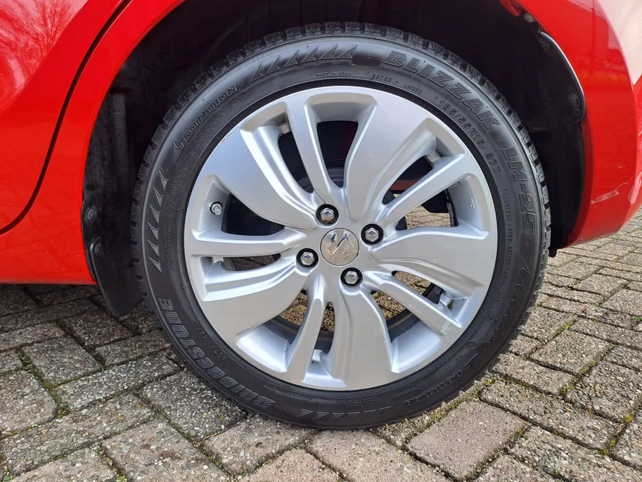 Suzuki Swift 1.2 Select | Stoel Verw. | Apple Carplay / Android Auto | Automaat | Dab | Camera
