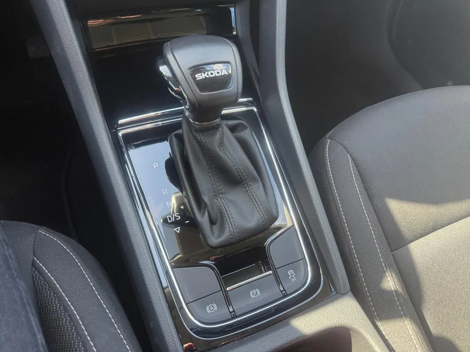 Škoda Karoq 1.5 TSI ACT Business Edition | Automaat | Apple Carplay/Android Auto | Parkeersensoren V+A | Climate Control | Cruise Control | DAB | Stuurbediening