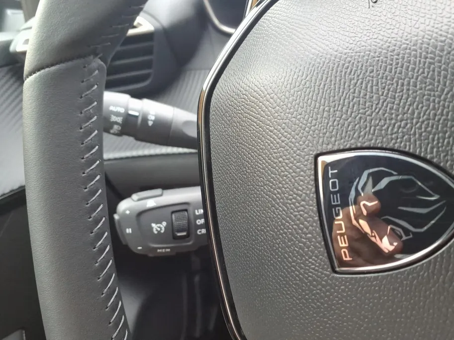 Peugeot e-208 EV Allure Avantage 51 kWh Automaat | Navigatie | Airco | 1 jaar Garantie
