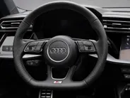 Audi A3 Sportback 45 TFSI e S edition Competition Panoramadak · SONOS Sound System · 19'' lichtmetalen velgen · Sportstoelen alcantara · MEGA Sale