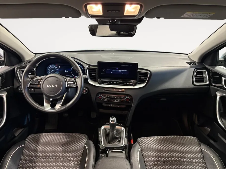 Kia Ceed 1.0 T-GDi DynamicPlusLine | Stoel/Stuurverwarming | Half Leder | Keyless Entry | Navigatie | Apple/Android Carplay |