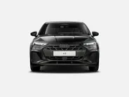 Audi A3 Limousine 35 TFSI S edition 150 PK · Tech plus · Glazen panoramadak · 19' inch Audi sport velgen 5-dubbelspaak-edge anthracietzwart glansgedraaid