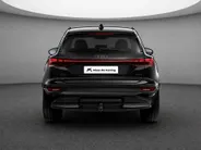 Audi Q6 e-tron S edition 83 kWh 252 PK · Glazen panoramadak · Trekhaak elek. wegklapbaar · S line zwart leder-kunstlederen bekleding