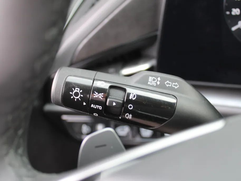 Kia Niro 1.6 GDi Hybrid DynamicPlusLine | Schuif-/kanteldak | Stuur-/stoelverwarming | Cruise adapt. | Camera | Clima | 16' LM | Navi |