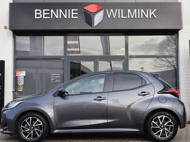 Toyota Yaris 1.5 Hybrid Dynamic Limited | Stoelverwarming | Parkeersensoren