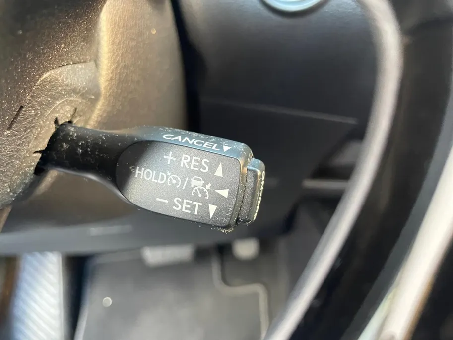 Toyota C-HR 1.8 Hybrid Energy | Navigatie| Adaptieve cruise control| Achteruitrijcamera| Climate control| All season banden|