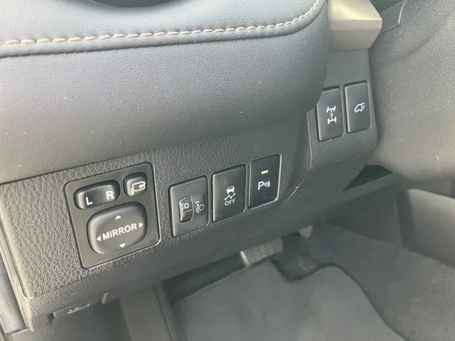Toyota RAV4 2.0 Style 4WD | Trekhaak 1500kg | Navi |