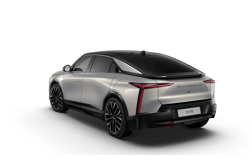 DS N°8 Pallas Black Edition