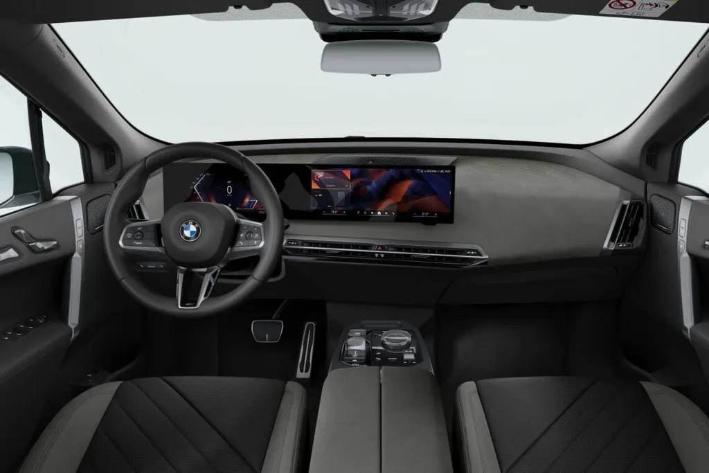 BMW iX xDrive45 101 kWh