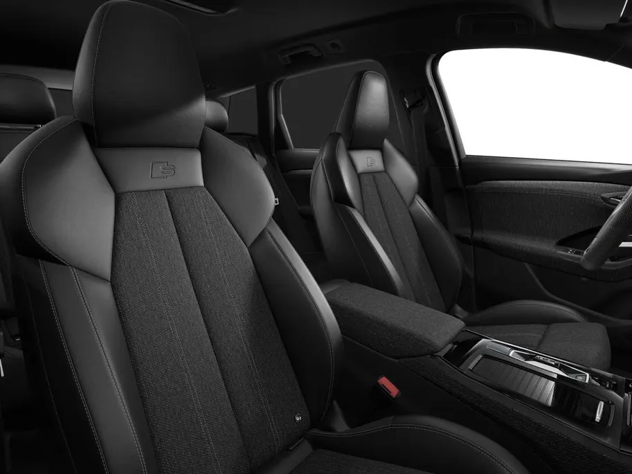 Audi Q6 e-tron S edition 83 kWh 252 PK · Trekhaak elek. wegklapbaar · Exterieurpakket zwart · Tech plus