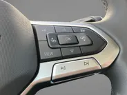 Volkswagen Tiguan 1.5eTSI 150kW/204PK Elegance DSG · Panoramadak · Trekhaak · 360°Camera + Parkeersensoren · Garantie t/m 01-10-2030 of 100000km.
