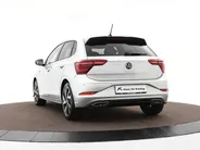 Volkswagen Polo 1.0 TSI 95pk DSG R-Line · Camera · Matrix LED · ACC · Stoelverwarming · Apple/Android Car Play · Sfeerverlichting · Verkeersbord Detectie ·