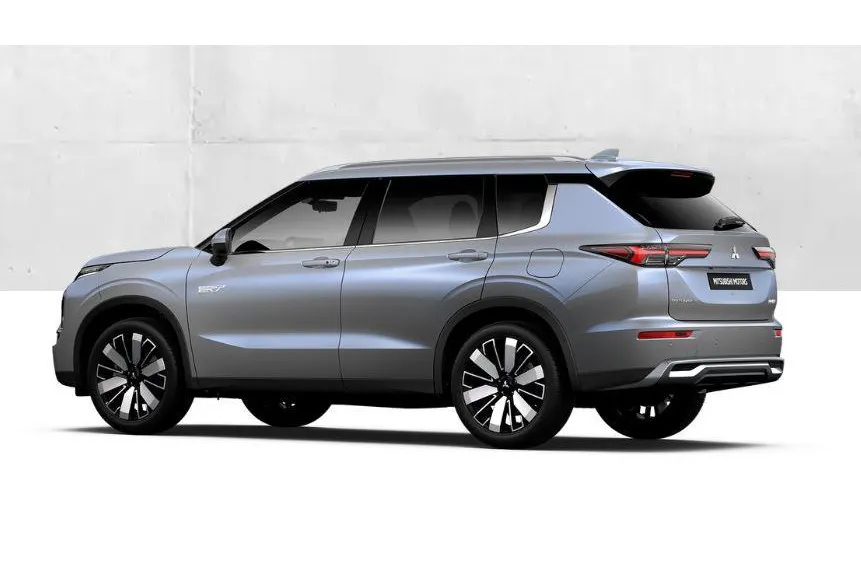 Mitsubishi Outlander 2.4 PHEV Instyle € 5.000 euro korting eigen voorraad| 8 jaar garantie| Snel leverbaar | Totaalprijs op is op. MY26
