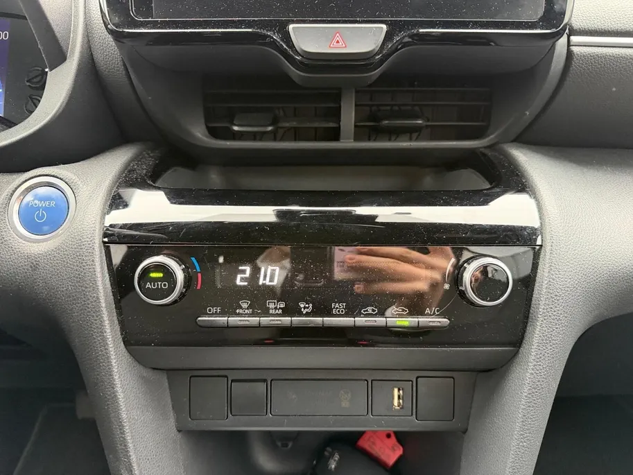 Toyota Yaris Cross 1.5 Hybrid Dynamic | Cruise control | Climate control | LM-Velgen