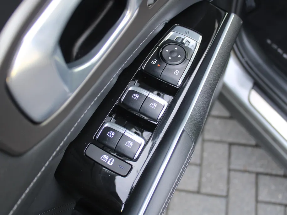 Kia Sorento 1.6 T-GDi Plug-in Hybrid 4WD ExecutiveLine 7p | Stuur-/stoelverwarming + ventilatie | Schuifdak | Leer | 360 Camera | Elek. stoelverst. | HUD | LED | 19' LM |