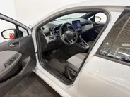 Renault Clio 145PK E-Tech Full Hybrid Techno Automaat | 1e eigenaar | Camera | Parkeersensoren | Climate Control | Apple CarPlay/Android Auto | Cruise Control | Lichtmetalen Velgen | Full LED | Digital Cockpit |