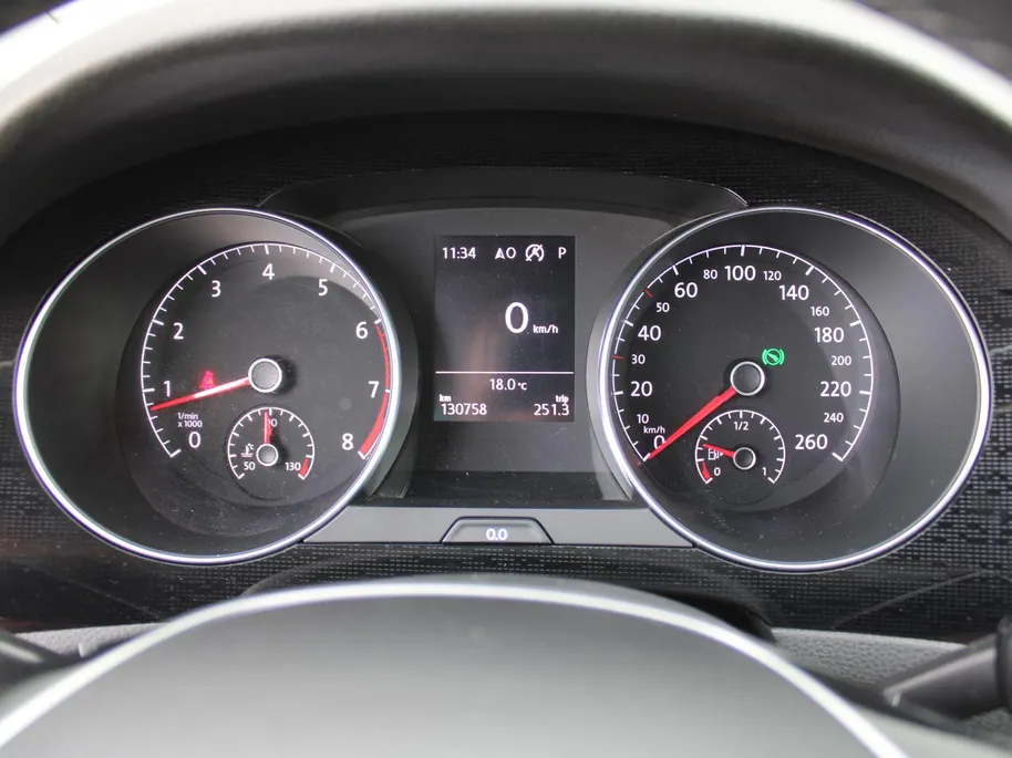 Volkswagen Golf Sportsvan 1.4 TSI Sound | Automaat | Navi | Trekhaak | 16” LM | Stoelverwarming | Cruise adapt. | All seasons | Apple CarPlay/Android Auto |