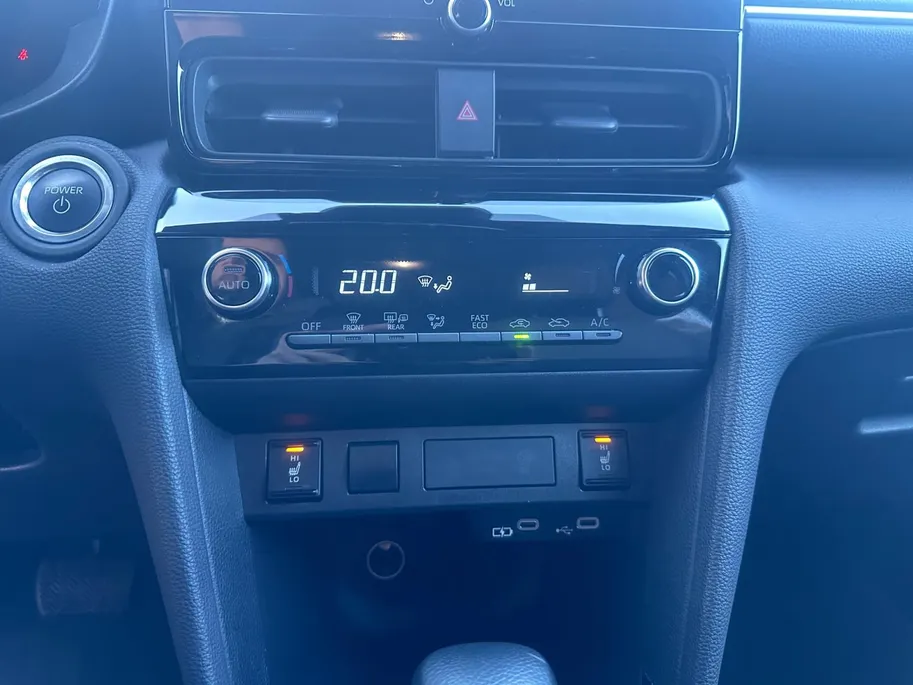 Toyota Yaris Cross 1.5 Hybrid 115 First Edition | CAMERA | CARPLAY | STOEL - STUUR - VOORRUITVERWARMING |