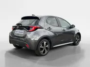 Toyota Yaris 1.5 Hybrid 115 Comfort | Parkeercamera | Climate control | Apple Carplay/Android Auto | Adaptive cruise control | LM-Velgen