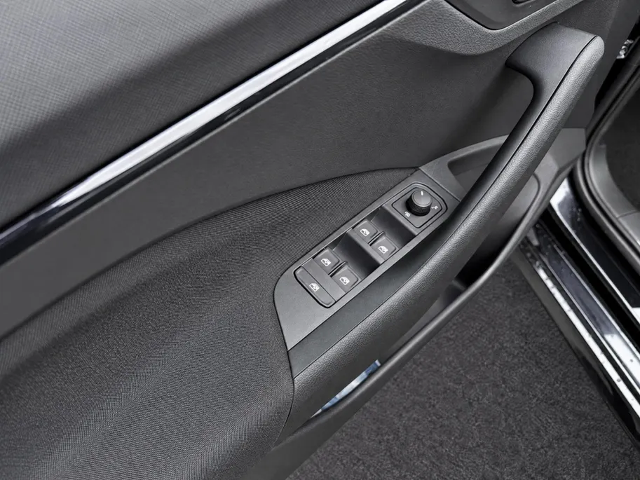 Škoda Kamiq Selection 1.0 TSI 85 kW / 115 PK SUV 6 versn. Hand | Privatelease €369,- | €1000,- INRUILPREMIE | UIT VOORRAAD LEVERBAAR!!