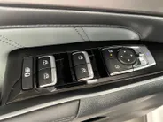Kia Sorento 1.6 T-GDi Plug-in Hybrid 4WD DynamicPlusLine 7p | Apple Carplay / Android Auto | Navigatiesysteem | Licht + Regensensor | Stoel + Stuurverwarming | Elektrisch Verstelbare Bestuurdersstoel | Elektrisch Bedienbaar Schuif / Kanteldak | Elektrisch bedienbare 
