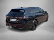 Volkswagen Passat Variant 1.5eHybrid 200kW/272PK R-Line Black Style DSG · Panoramadak · Navigatie · Trekhaak · Garantie t/m 12-03-2030 of 100000km.
