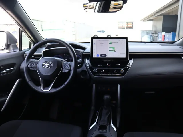 Toyota Corolla Cross Hybrid 140 Dynamic | Stoel/Stuur verwarm | All Season | Elek. kofferbakklep VERKOCHT