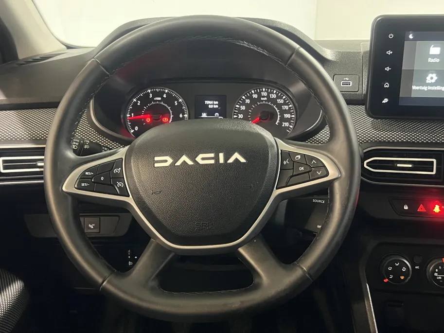 Dacia Sandero 100PK TCe ECO-G Expression | Airco | Apple CarPlay/Android Auto | Parkeersensoren | Armsteun | Cruise Control | Licht & Regen Sensor | LED Koplampen |