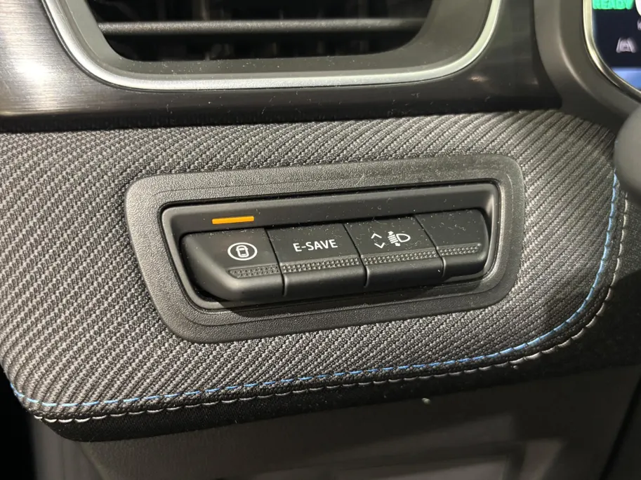 Renault Captur 160PK E-Tech Full Hybrid Esprit Alpine Automaat | DEMO | Sidebars | Adaptive Cruise Control | Camera | Digital Cockpit | Apple CarPlay/Android Auto | Climate Control | Parkeersensoren | Lichtmetalen Velgen |