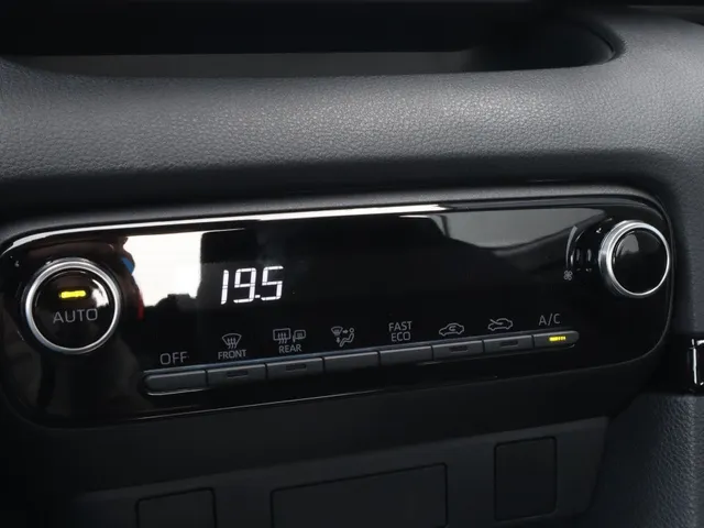 Toyota Yaris 1.5 Hybrid 115 Active Carplay | Adaptive Cruise | LM-velgen