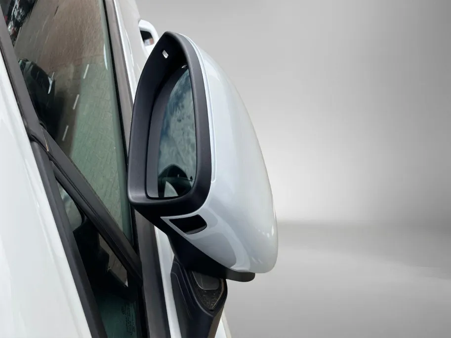 Volkswagen Golf 1.4eHybrid 180kW/245PK GTE · Panoramadak · Dodehoeksensoren · Navigatie · Apple/Android Car Play · Camera · Stoelverwarming ·