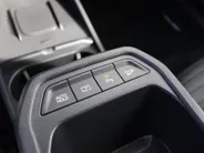 Kia EV4 Fastback GT-PlusLine 81.4 kWh | Schuifdak | Stuur-/stoelverwarming + ventilatie | Camera rondom | Elek. stoelverstelling | Leer | HUD | LED | 19' LM |
