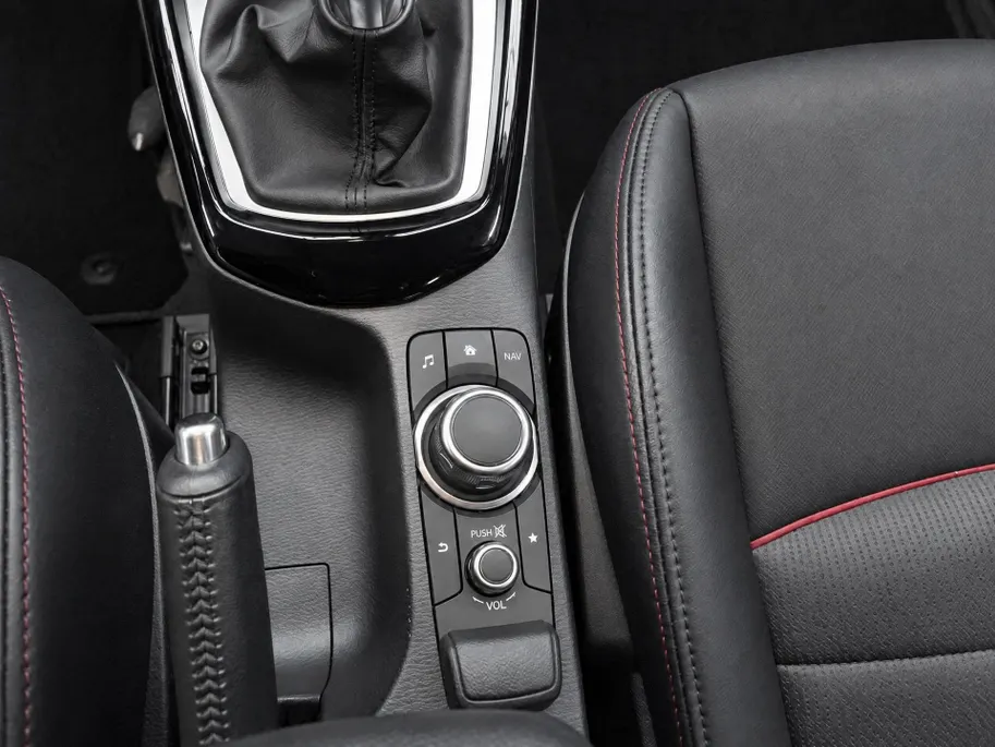 Mazda CX-3 2.0 SkyActiv-G 120 GT-M Trekhaak | HUD | Stoelverwarming | Navigatie | Lichtmetaal | Dodehoek detectie |