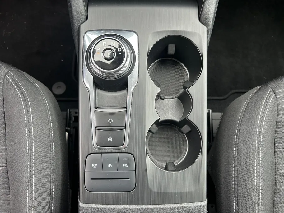 Ford Kuga 2.5 PHEV Titanium |NL Auto|Winterpack| Achteruitrijcamera| Apple Carplay/Android Auto|Elek achterklep| 12 maanden Bovag garantie|